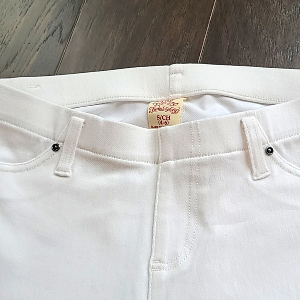 ***SOLD**(Faded Glory Super skinny white jeans